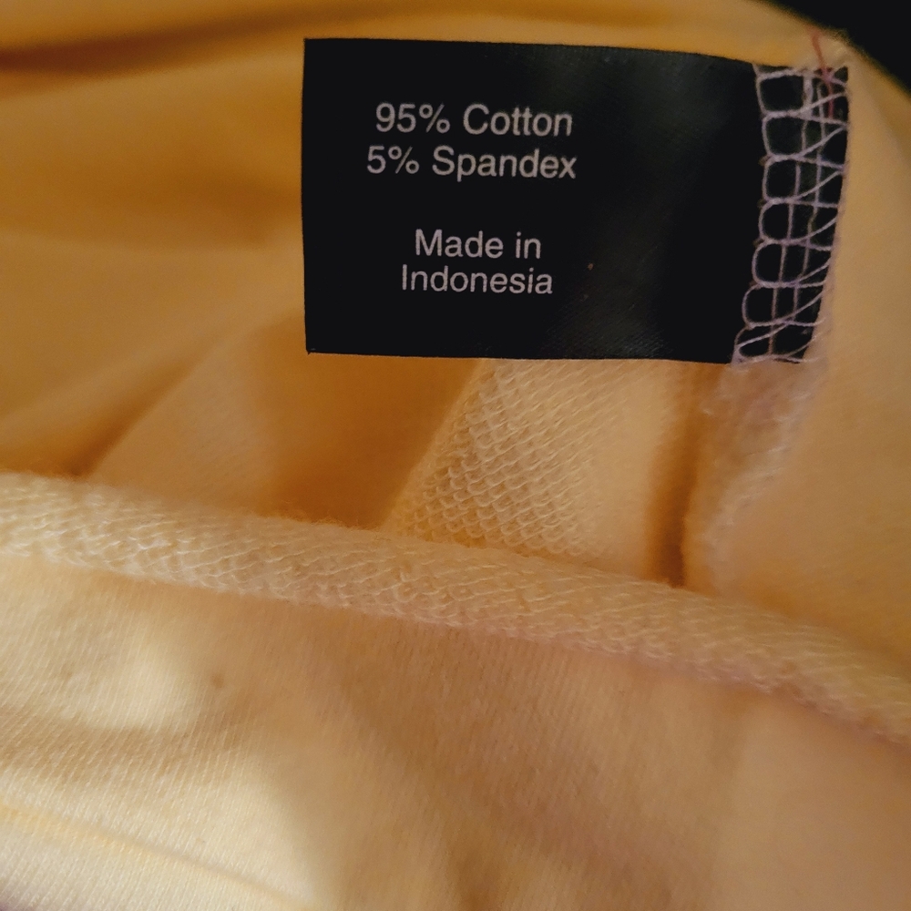Lane Bryant french terry sweatshirt size 26/28 NWOT in buttery yellow. - Picture 7 of 7
